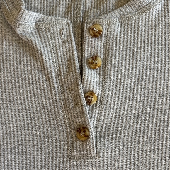 New In Gray Waffle Knit Cropped Henley Top | Woman’s Medium - Picture 2 of 3